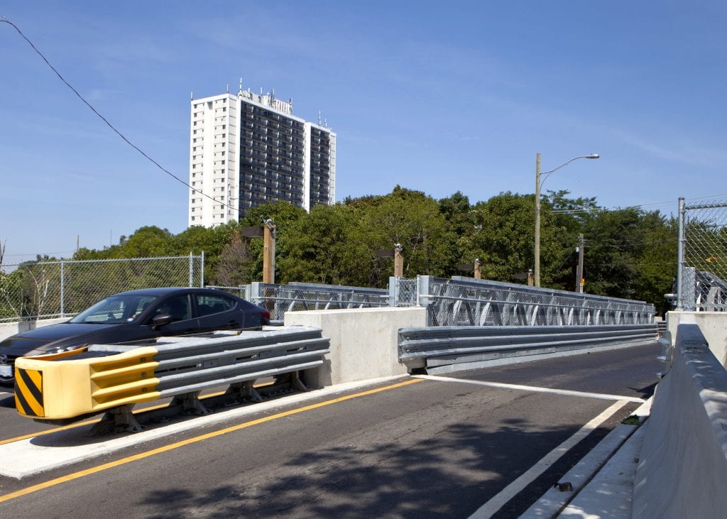 Urban bridge replacement application in Toronto, Pont de remplacement en milieu urbain Ã  Toronto