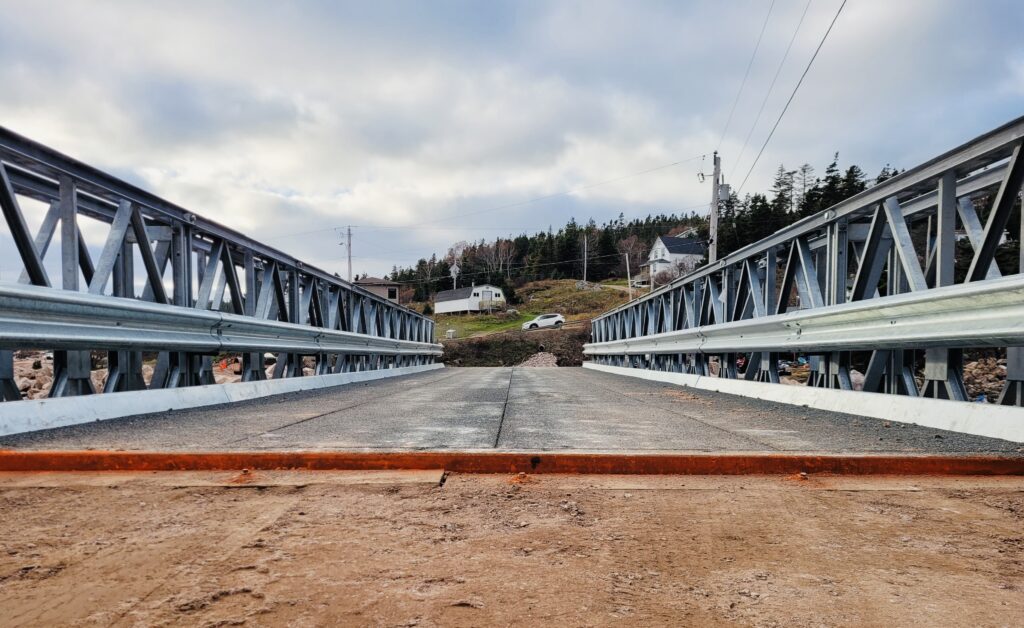 End-view-of-Bailey-Bridge-style-emergency-replacement-bridge.jpg
